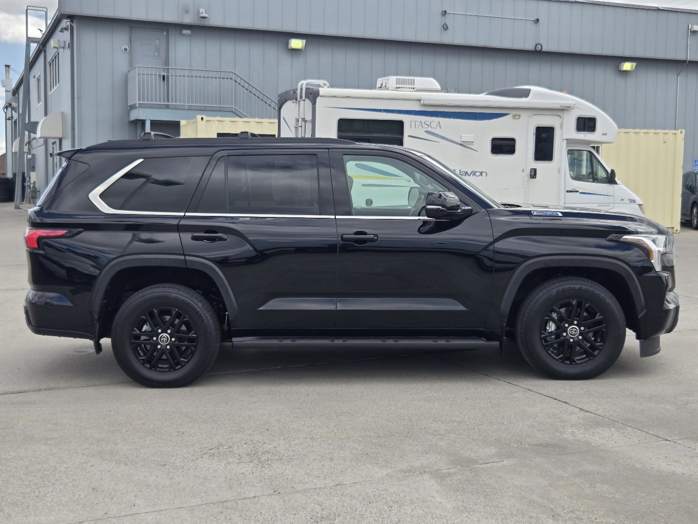 Used 2024 Toyota Sequoia SR5 w/ SR5 Premium Package AWD/4WD image 45