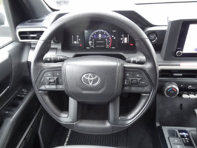 Used 2025 Toyota Tacoma SR5 AWD/4WD image 12