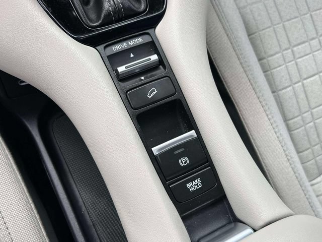 Used 2024 Honda HR-V LX image 28