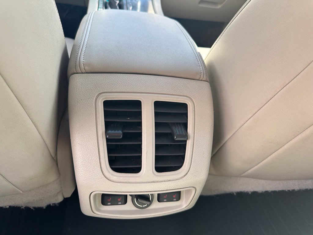 Used 2012 Ford Taurus Limited FWD image 20