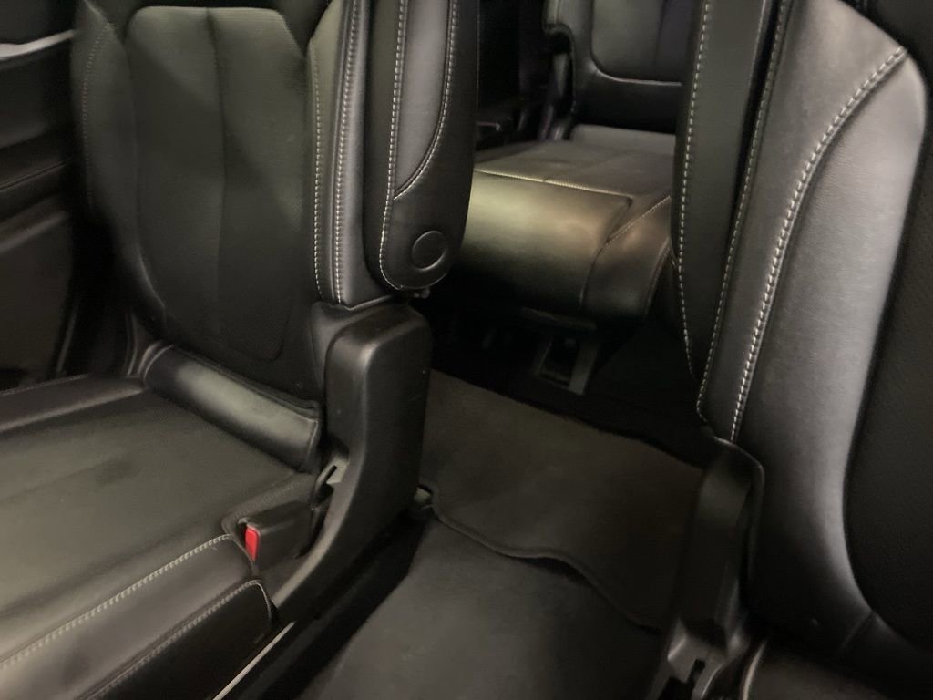 Certified 2023 Jeep Grand Cherokee L Limited w/ Luxury Tech Group II AWD/4WD image 8
