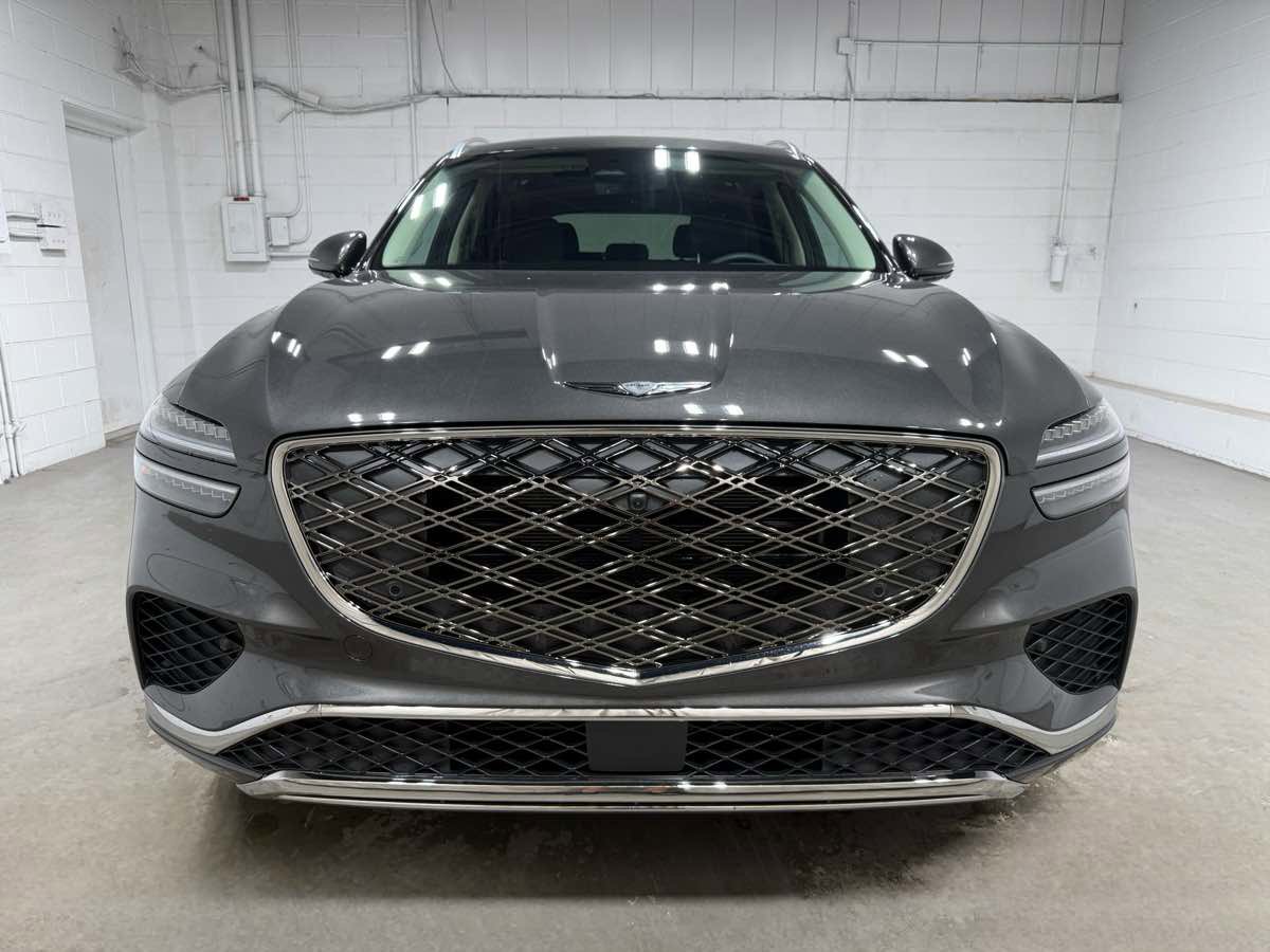 Used 2026 Genesis GV70 2.5T Advanced AWD/4WD image 2