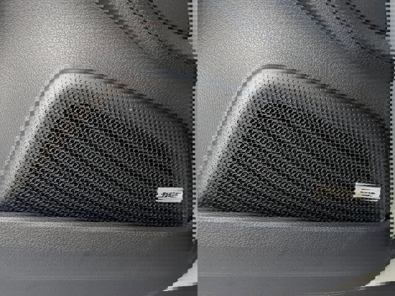 Used 2025 Porsche Panamera image 33