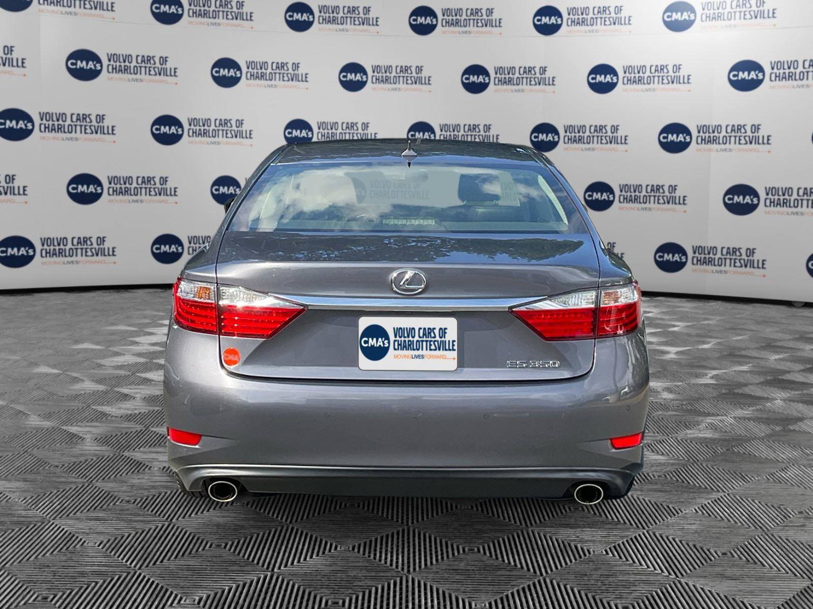 Used 2014 Lexus ES 350 w/ Luxury Package FWD image 4
