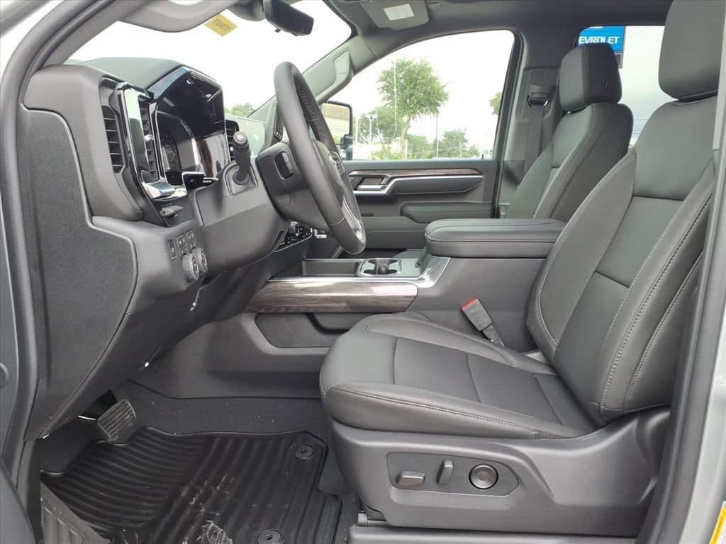 New 2026 Chevrolet Silverado 3500 LTZ w/ LTZ Plus Package AWD/4WD image 17