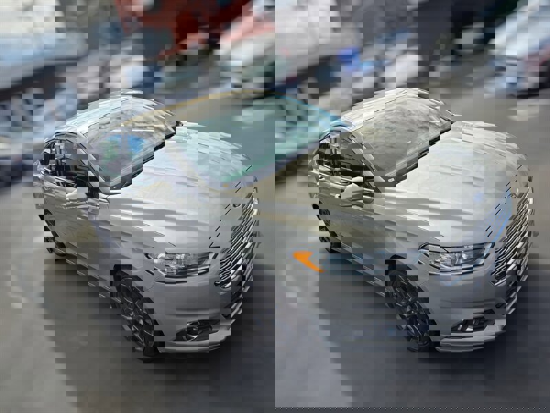 Used 2015 Ford Fusion SE w/ Equipment Group 201A image 5