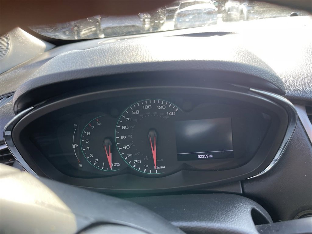 Used 2019 Chevrolet Trax LT w/ LT Convenience Package image 4