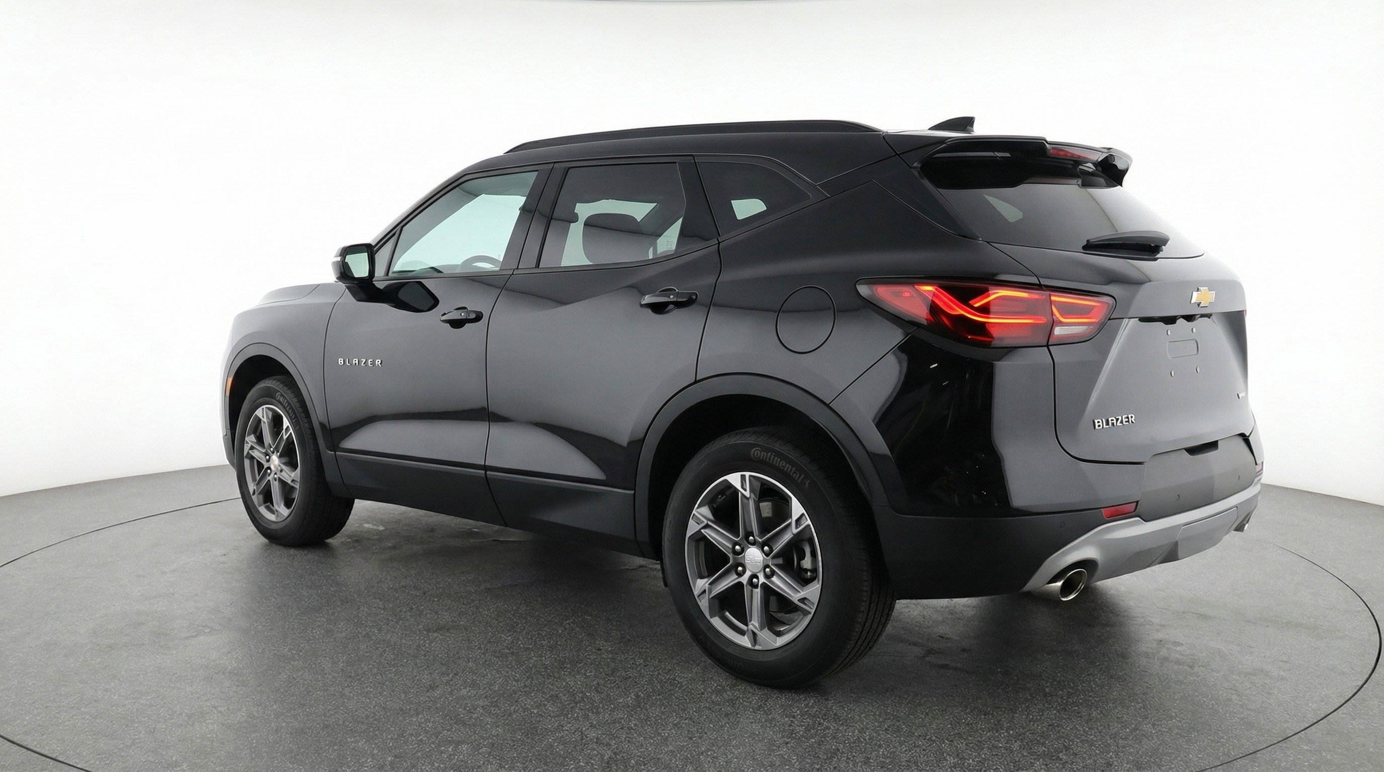 Used 2025 Chevrolet Blazer LT FWD image 6