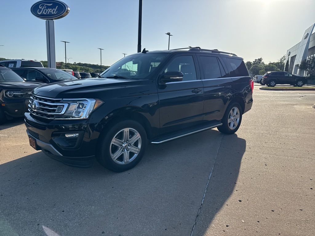 Used 2019 Ford Expedition XLT w/ Equipment Group 202A AWD/4WD image 8