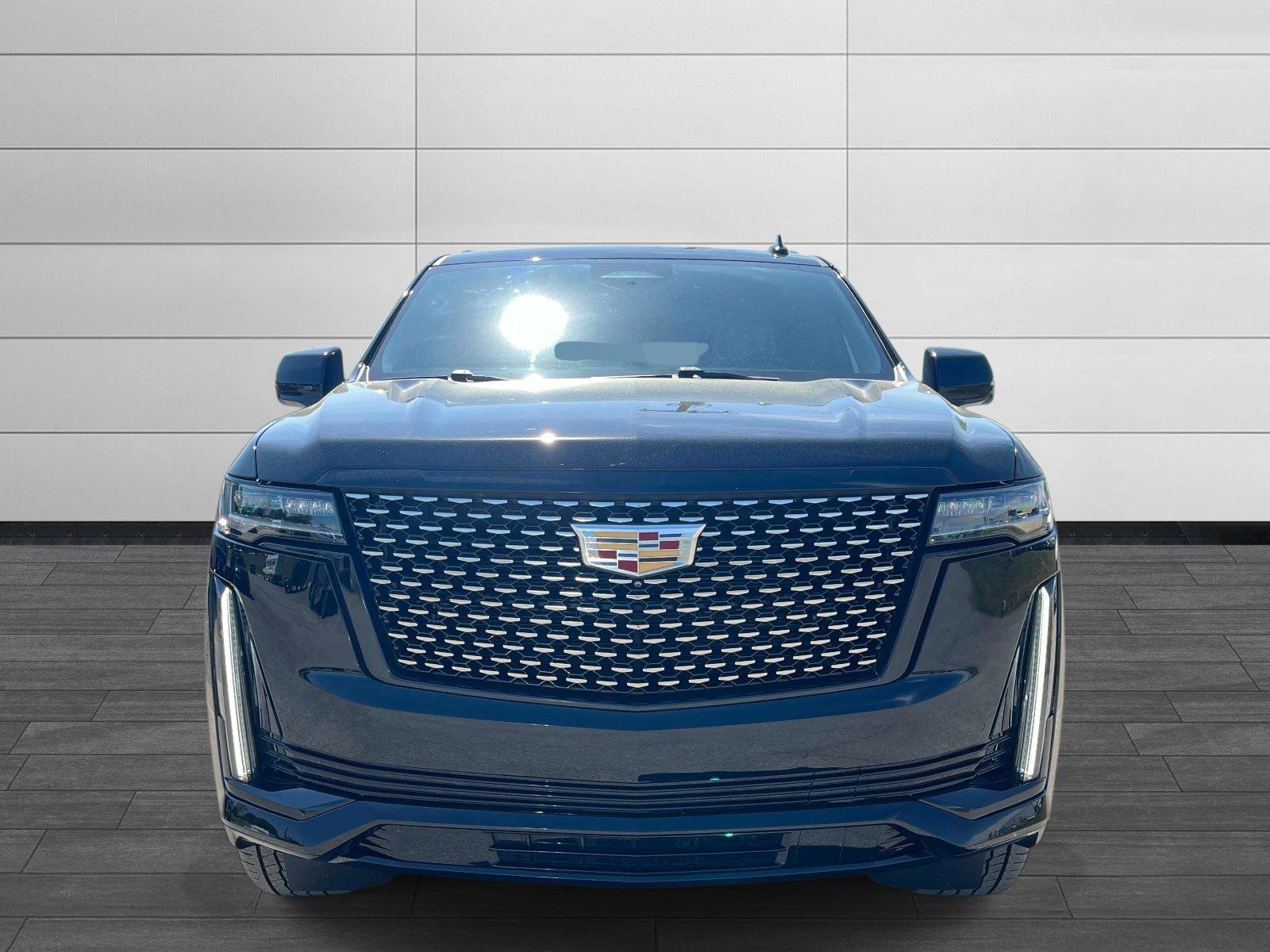Used 2021 Cadillac Escalade Premium Luxury AWD/4WD image 8