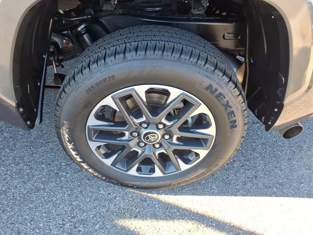 Used 2022 Toyota Tundra Limited image 10