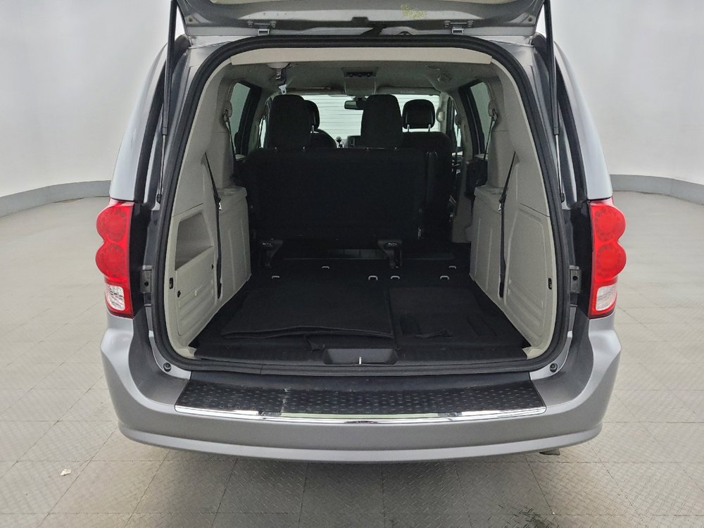 Used 2019 Dodge Grand Caravan SE FWD image 29