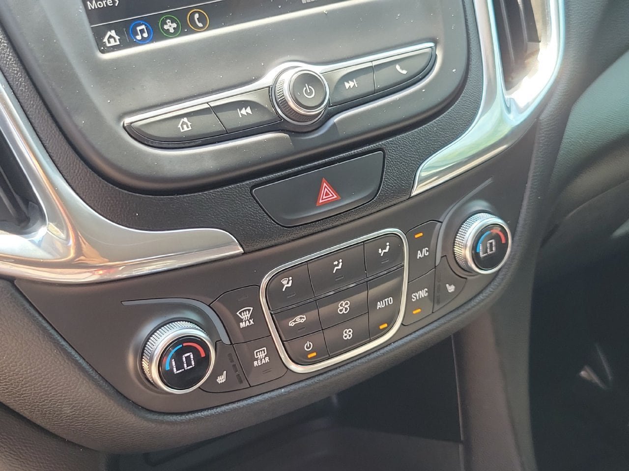 Used 2019 Chevrolet Equinox LT FWD image 26
