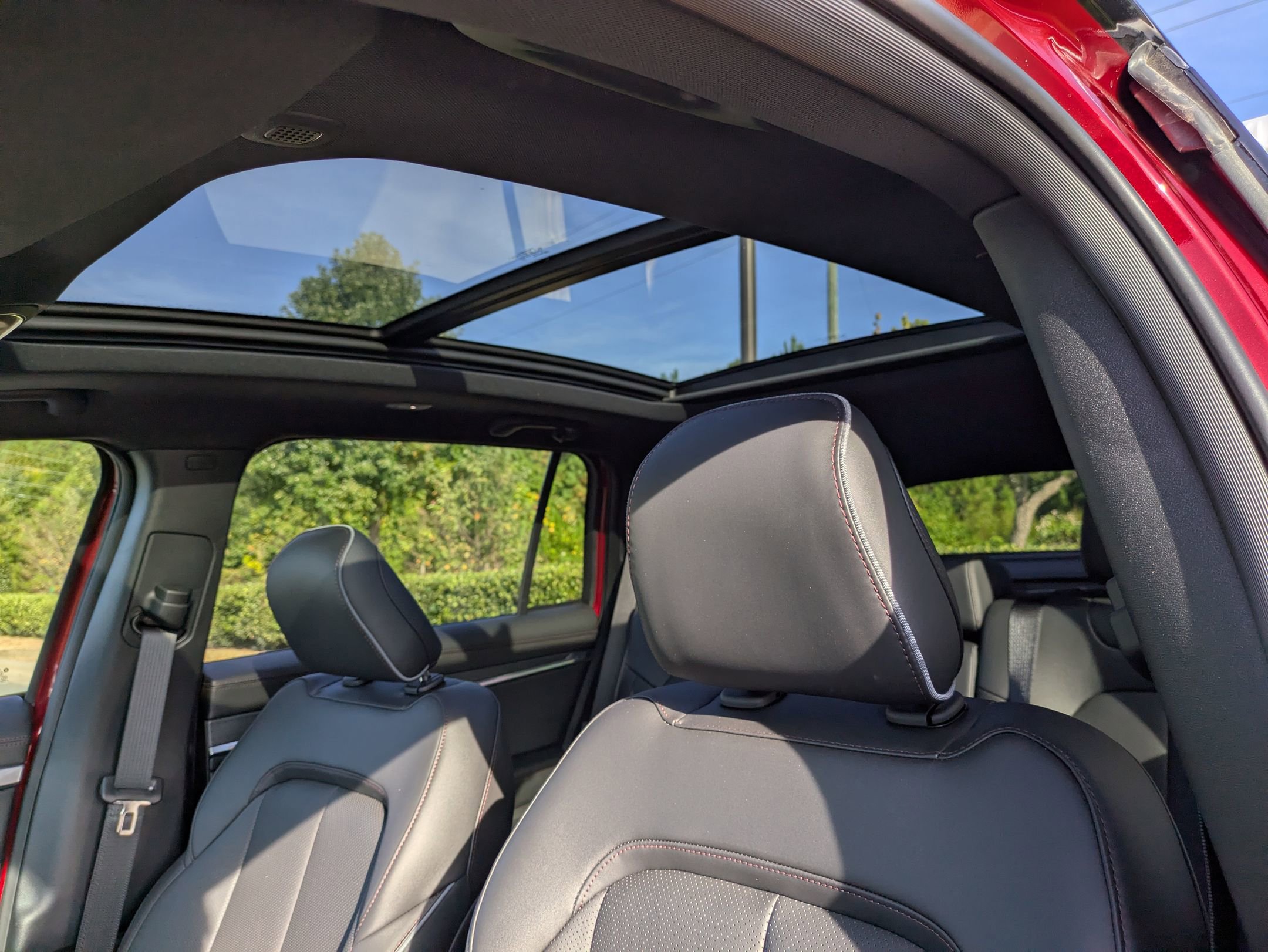 Used 2025 Jeep Wagoneer Limited image 26