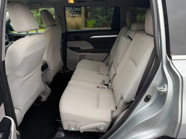 Used 2018 Toyota Highlander LE image 7