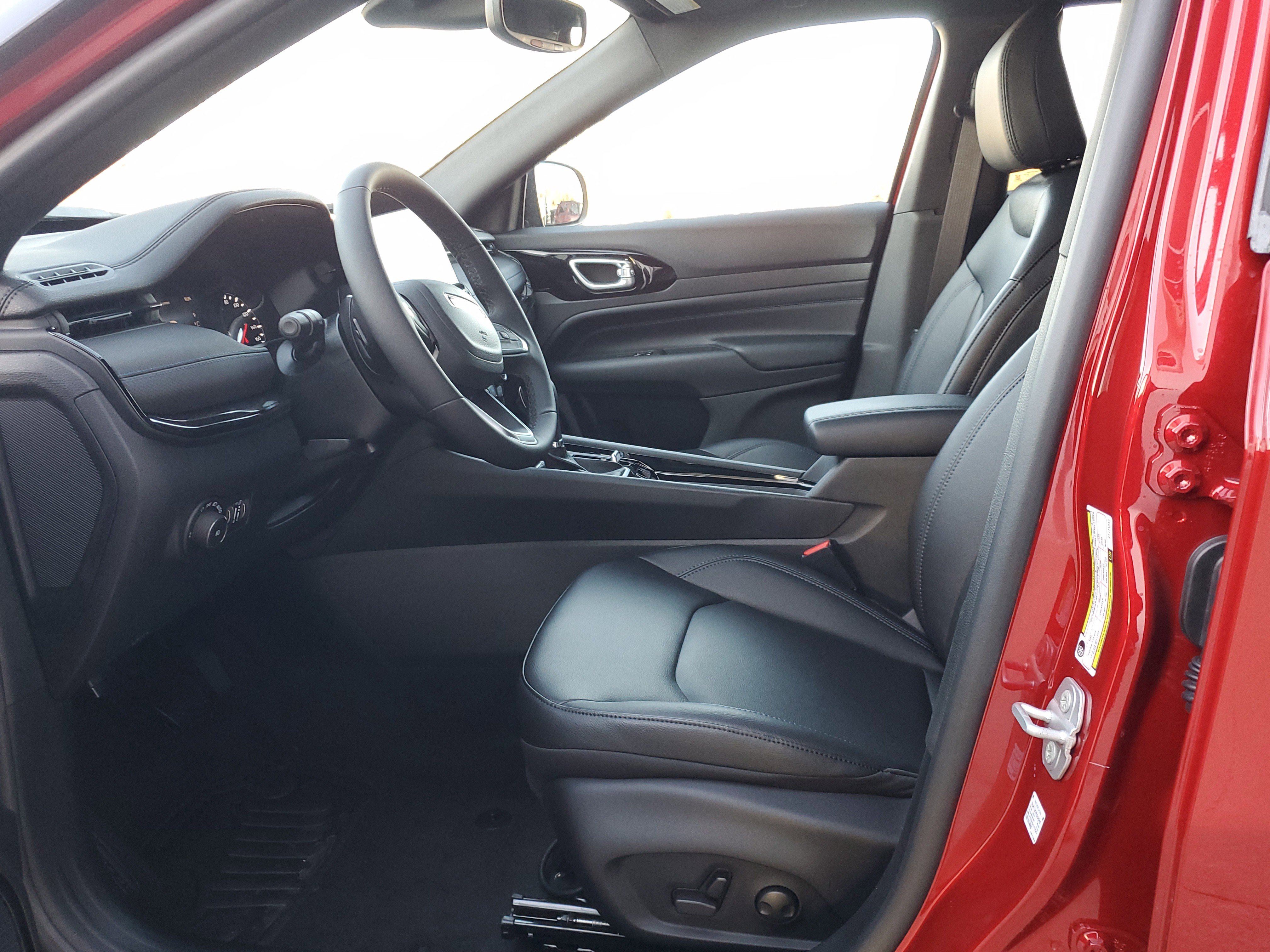 New 2026 Jeep Compass Limited image 8