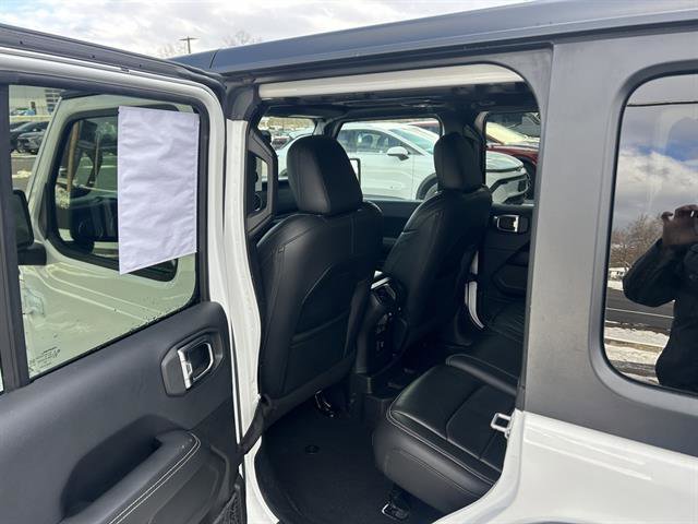 Used 2018 Jeep Wrangler Unlimited Sahara w/ LED Lighting Group image 31