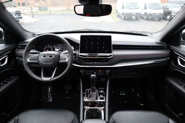 Used 2024 Jeep Compass Trailhawk image 13