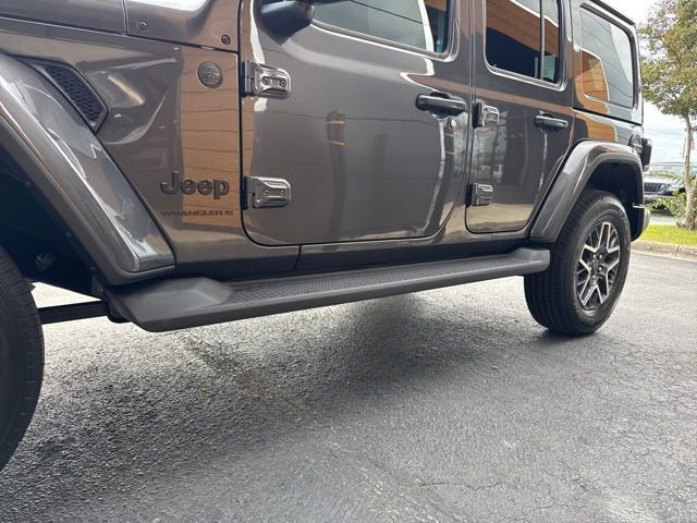 New 2026 Jeep Wrangler Unlimited Sahara AWD/4WD image 6