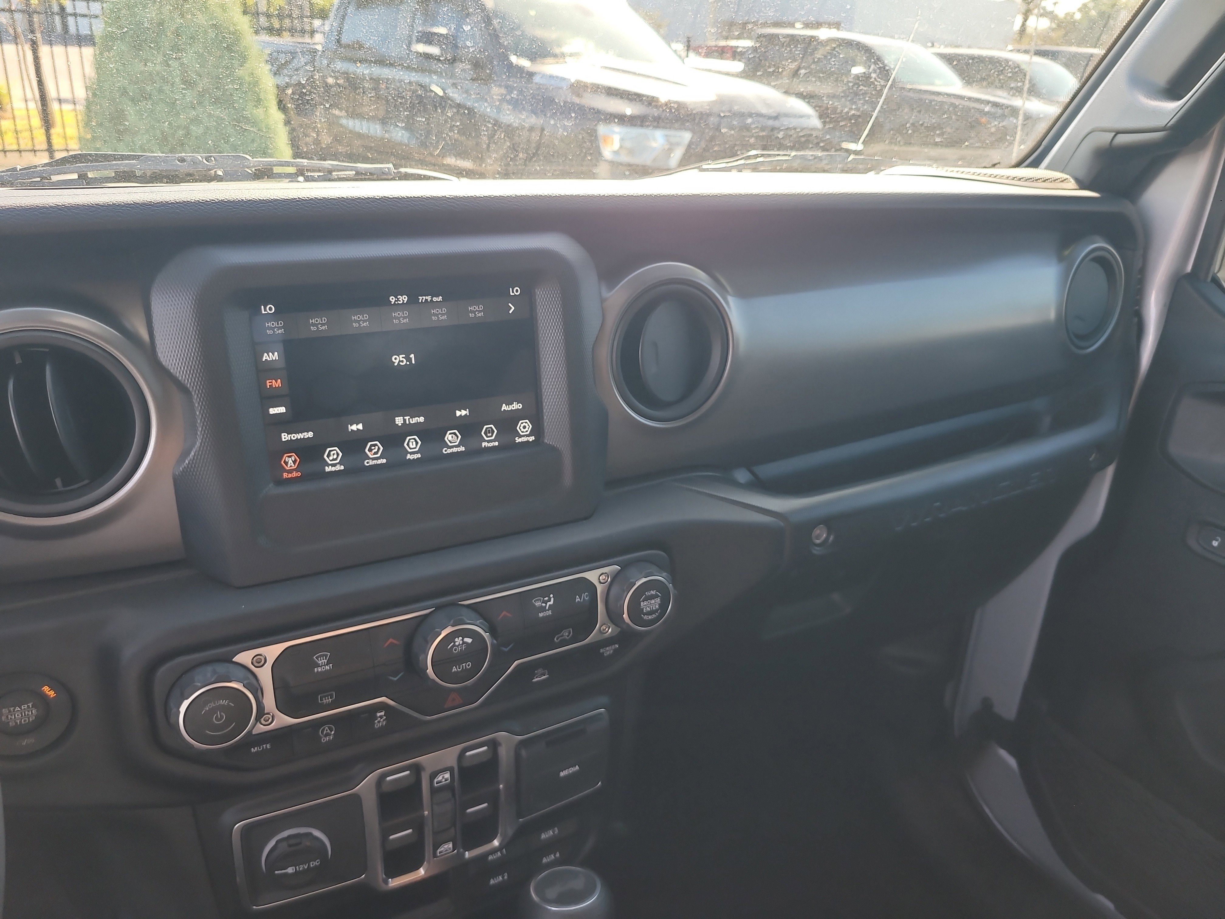 Used 2023 Jeep Wrangler Sport S image 19