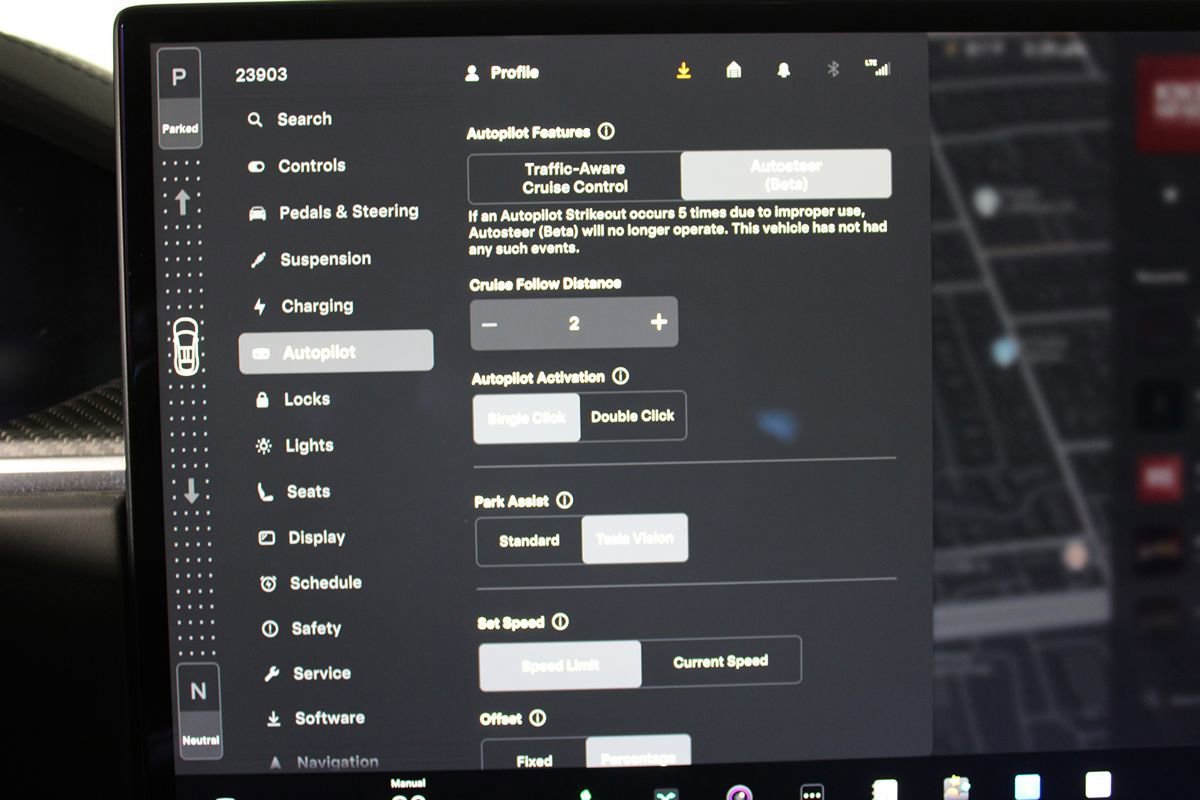 Used 2022 Tesla Model X Plaid image 20