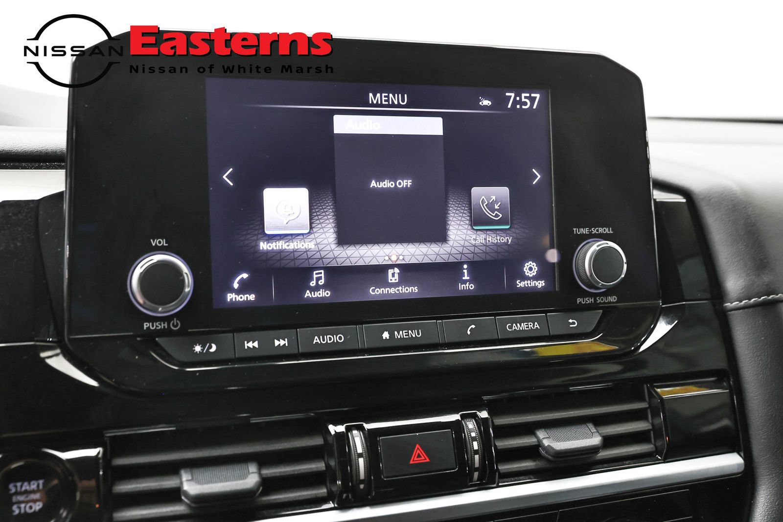 Used 2025 Nissan Pathfinder SV FWD image 18