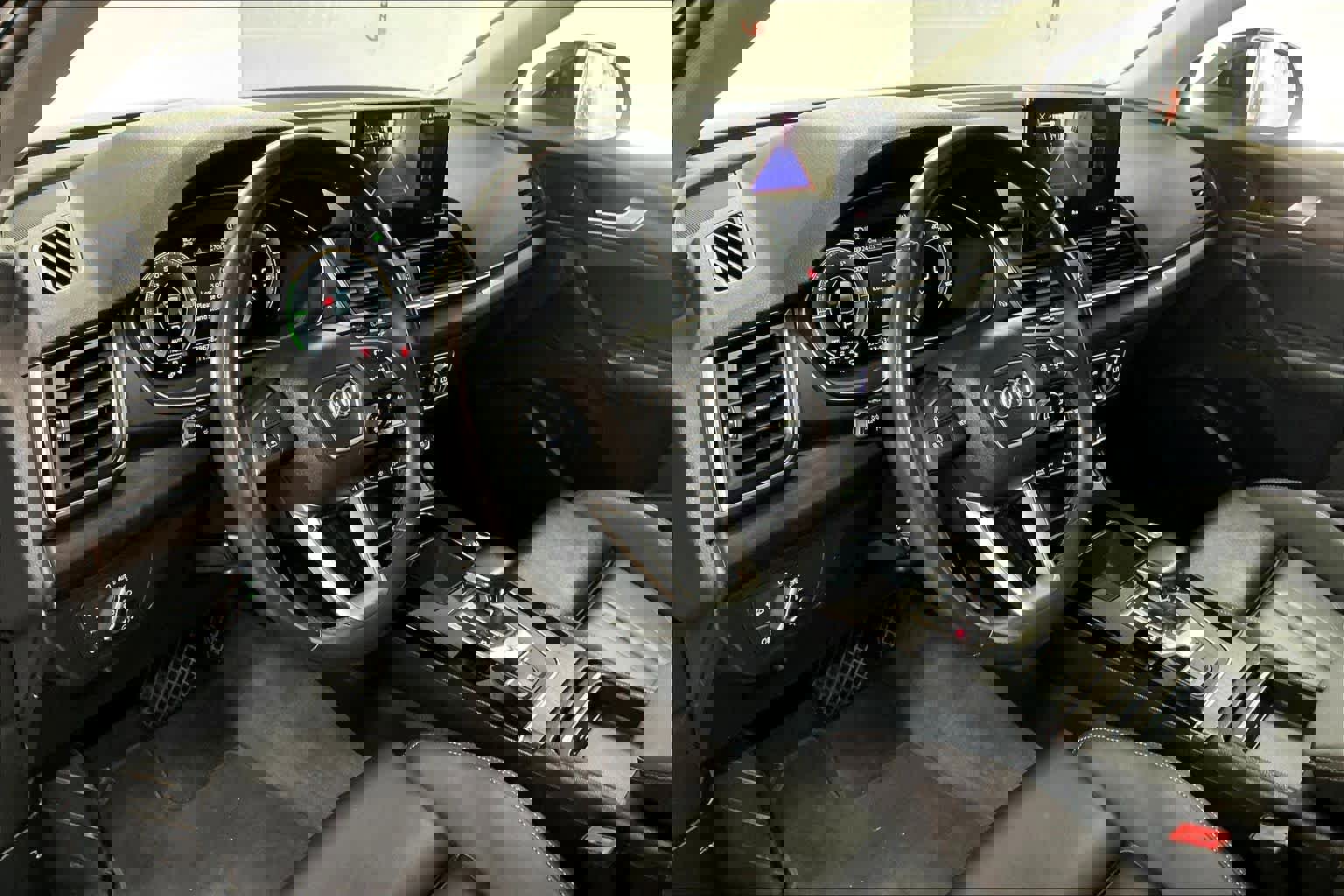 Used 2022 Audi Q5 e Premium w/ Convenience Package image 16