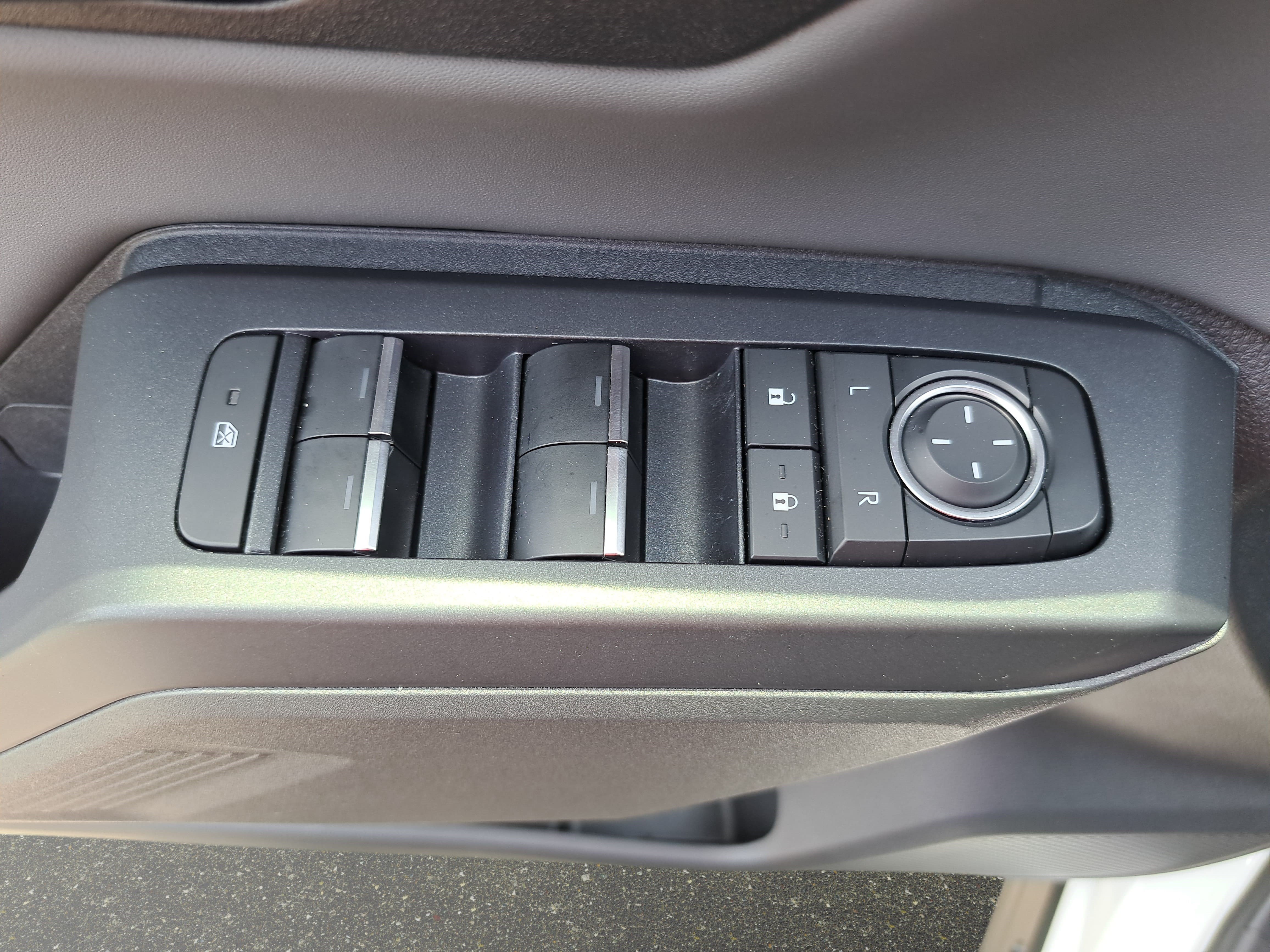 Used 2026 Toyota RAV4 XSE w/ Weather Package AWD/4WD image 27