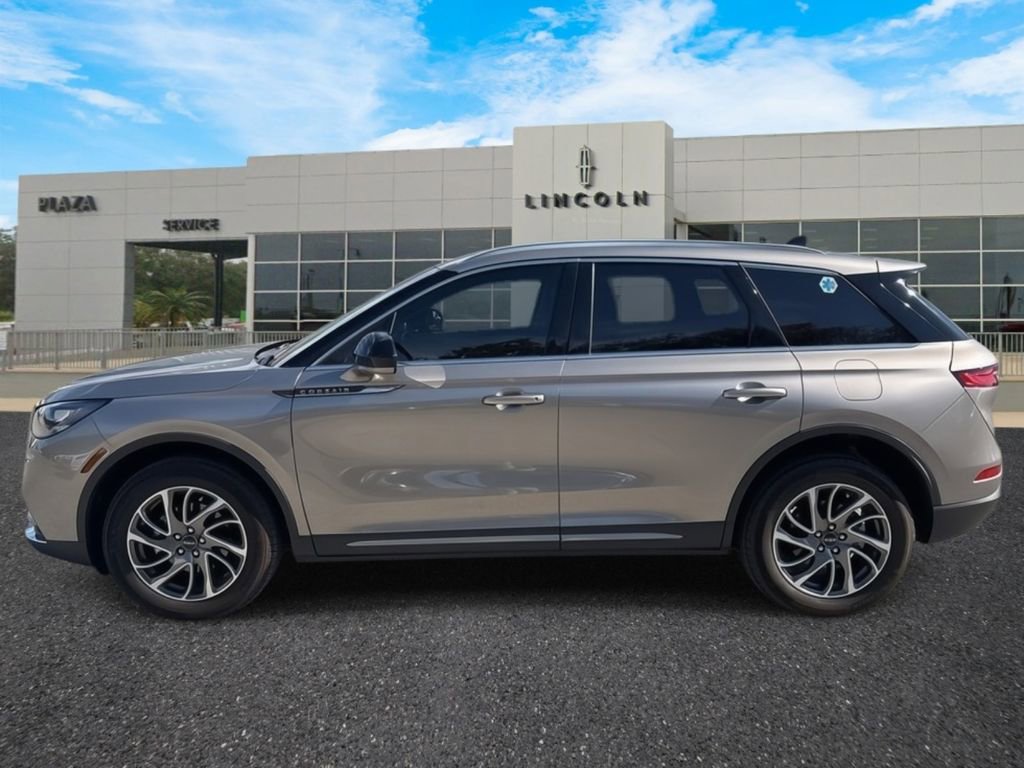 Used 2021 Lincoln Corsair Standard w/ Equipment Group 101A image 6