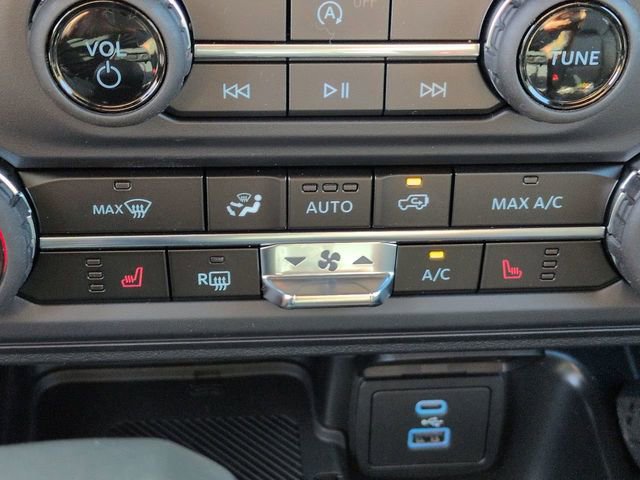New 2025 Ford Bronco Big Bend w/ Black Diamond Package AWD/4WD image 27
