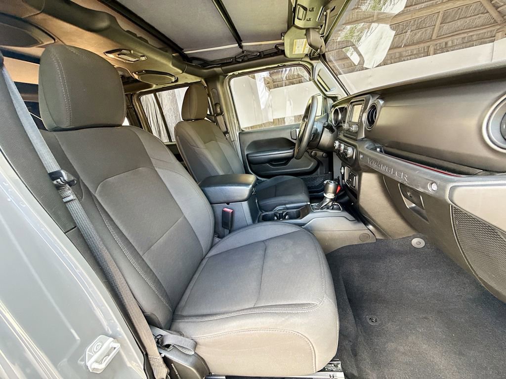 Used 2021 Jeep Wrangler Unlimited Sport image 32