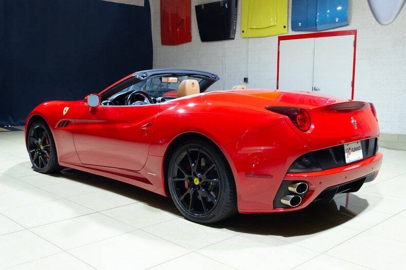 Used 2010 Ferrari California RWD image 15