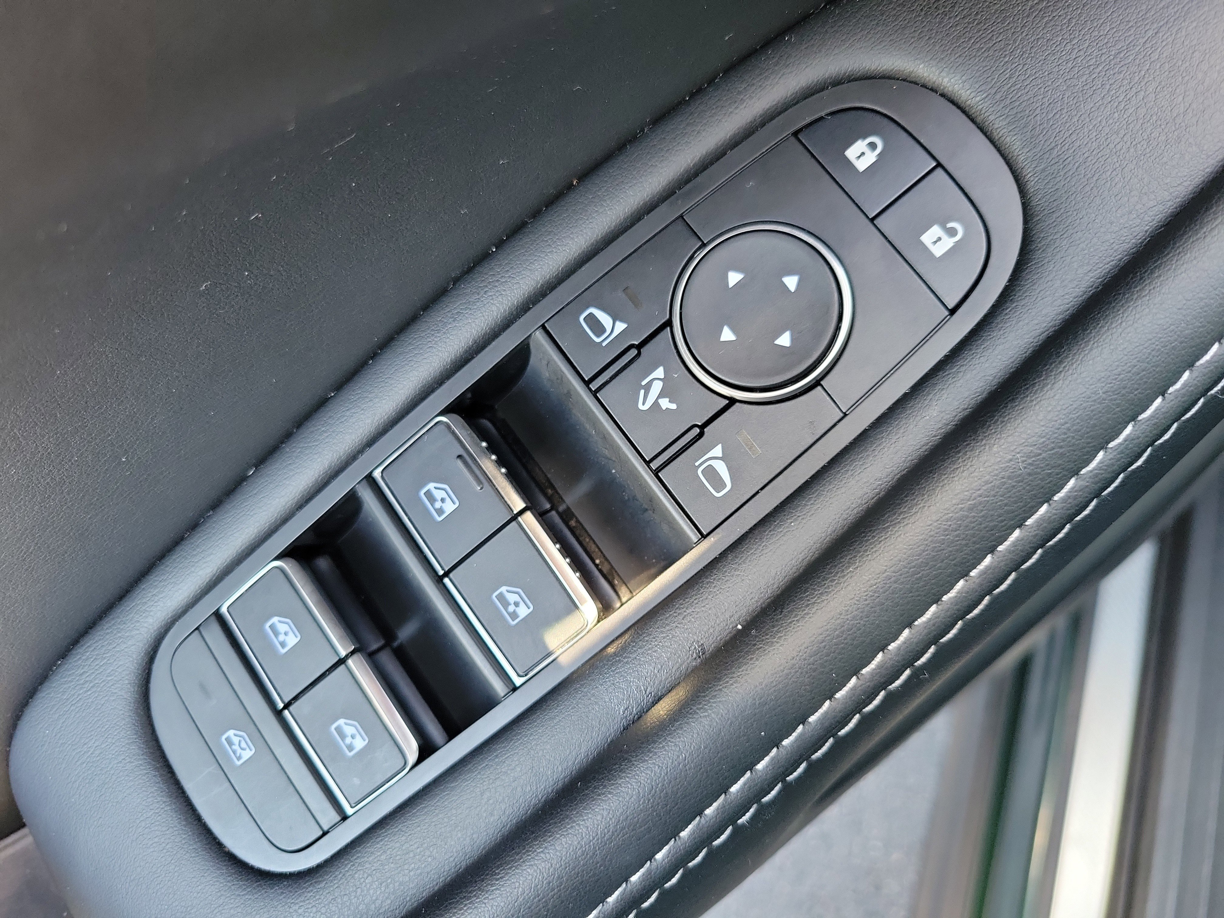 Certified 2026 INFINITI QX60 Luxe w/ Cargo Package image 18