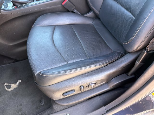 Used 2018 Chevrolet Equinox Premier FWD image 20