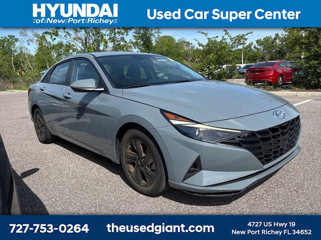 Used 2023 Hyundai Elantra SEL image 4