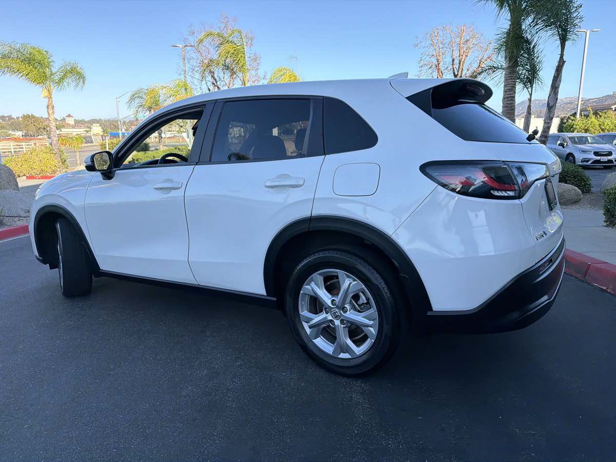 Used 2023 Honda HR-V LX image 14