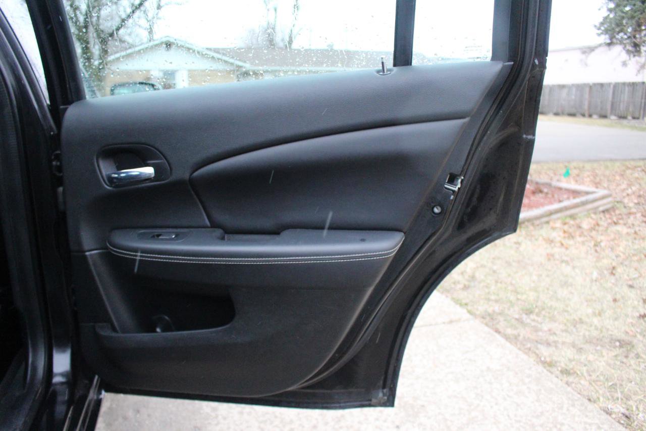 Used 2013 Chrysler 200 Limited FWD image 29