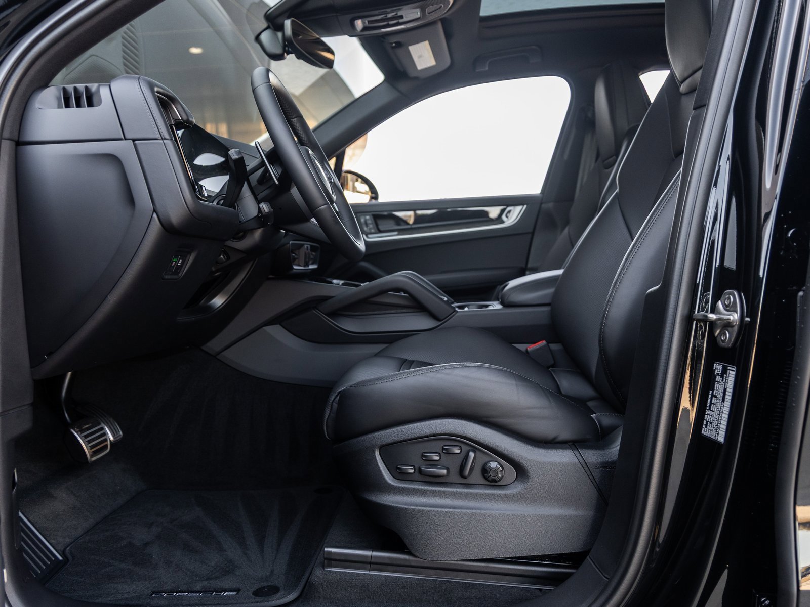 New 2026 Porsche Cayenne S image 21