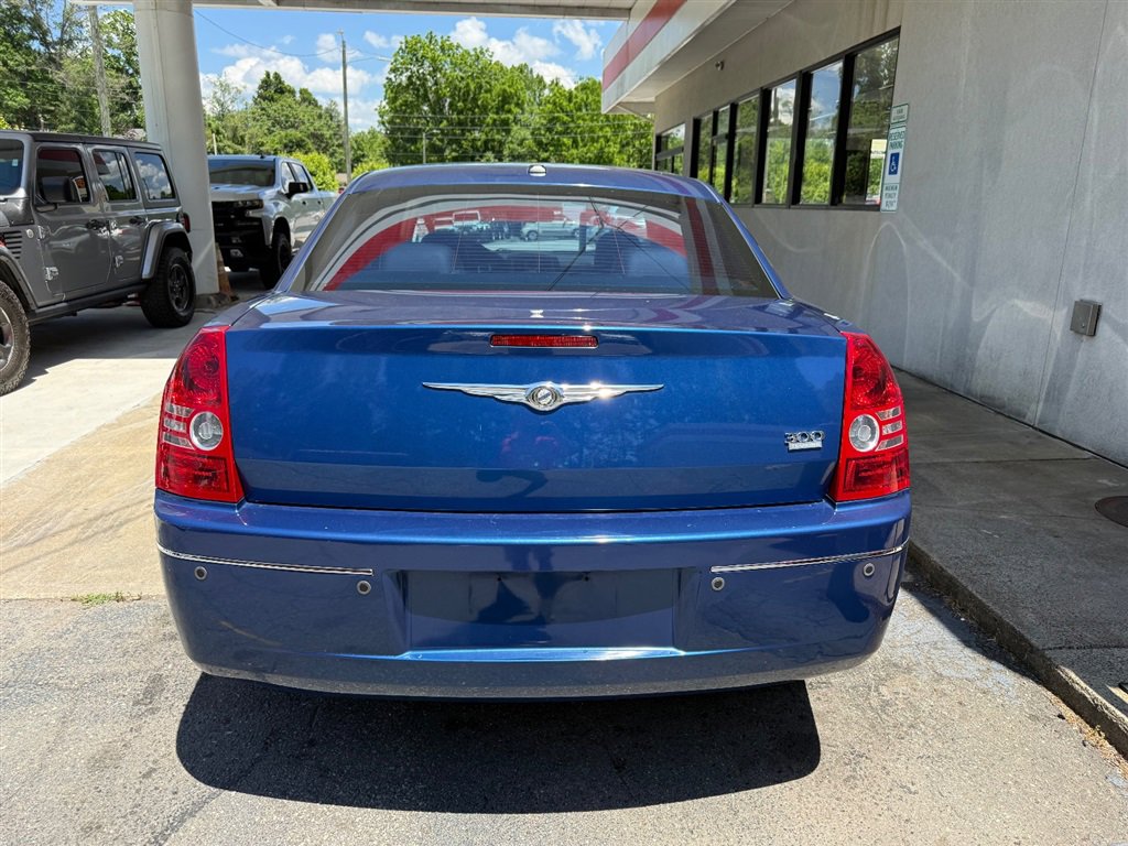 Used 2010 Chrysler 300 Touring RWD image 12
