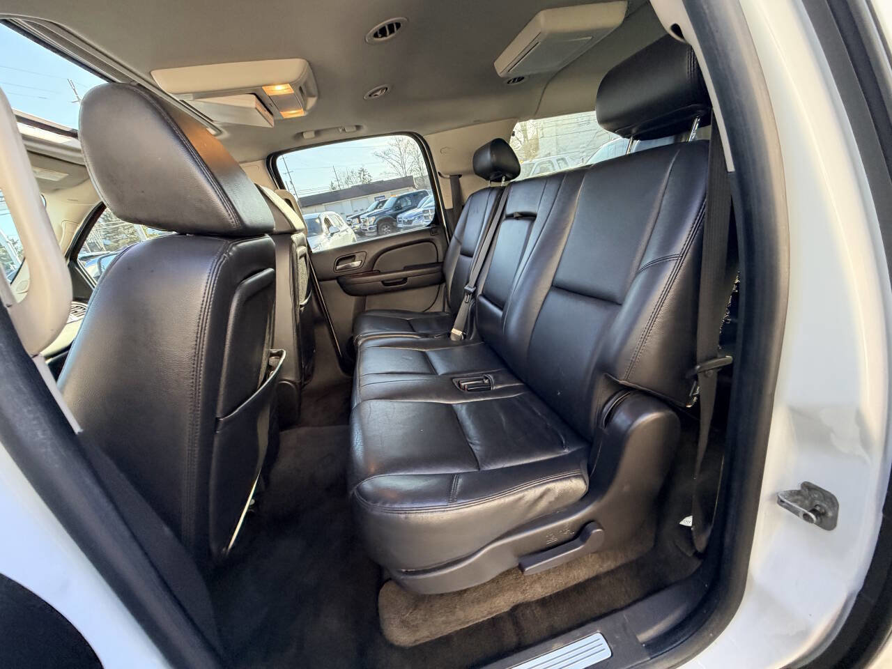 Used 2009 Chevrolet Suburban LTZ image 30