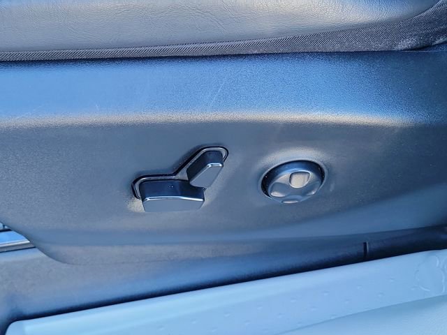 Used 2023 Chrysler Pacifica Touring-L FWD image 19