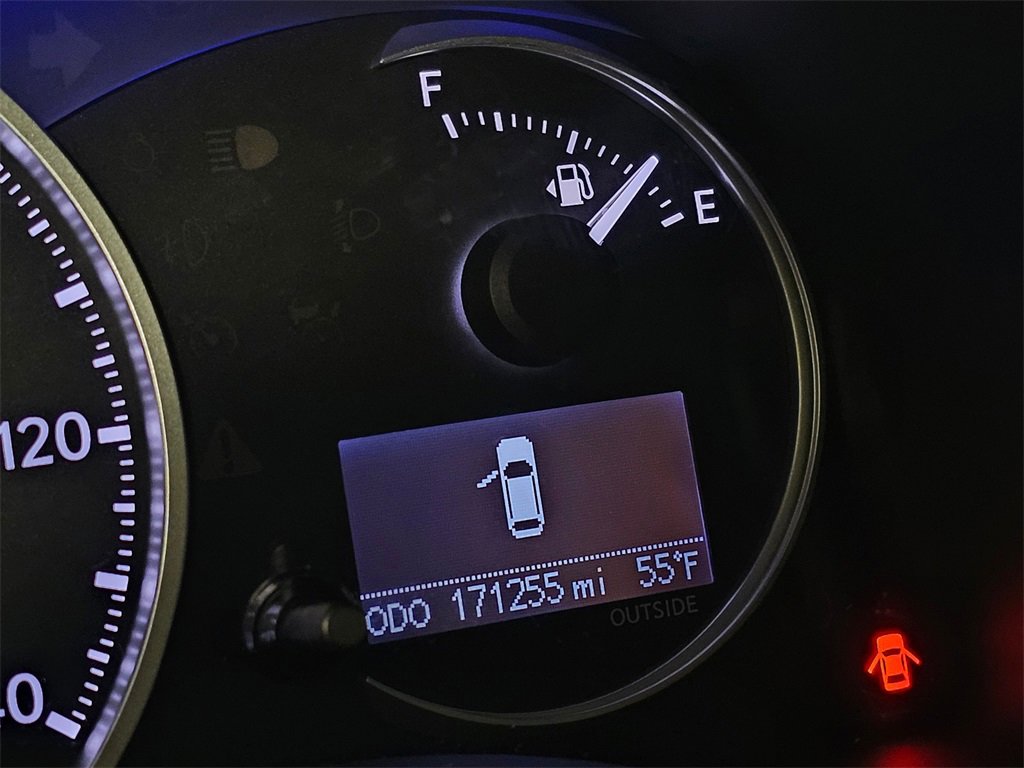 Used 2011 Lexus CT 200h image 28