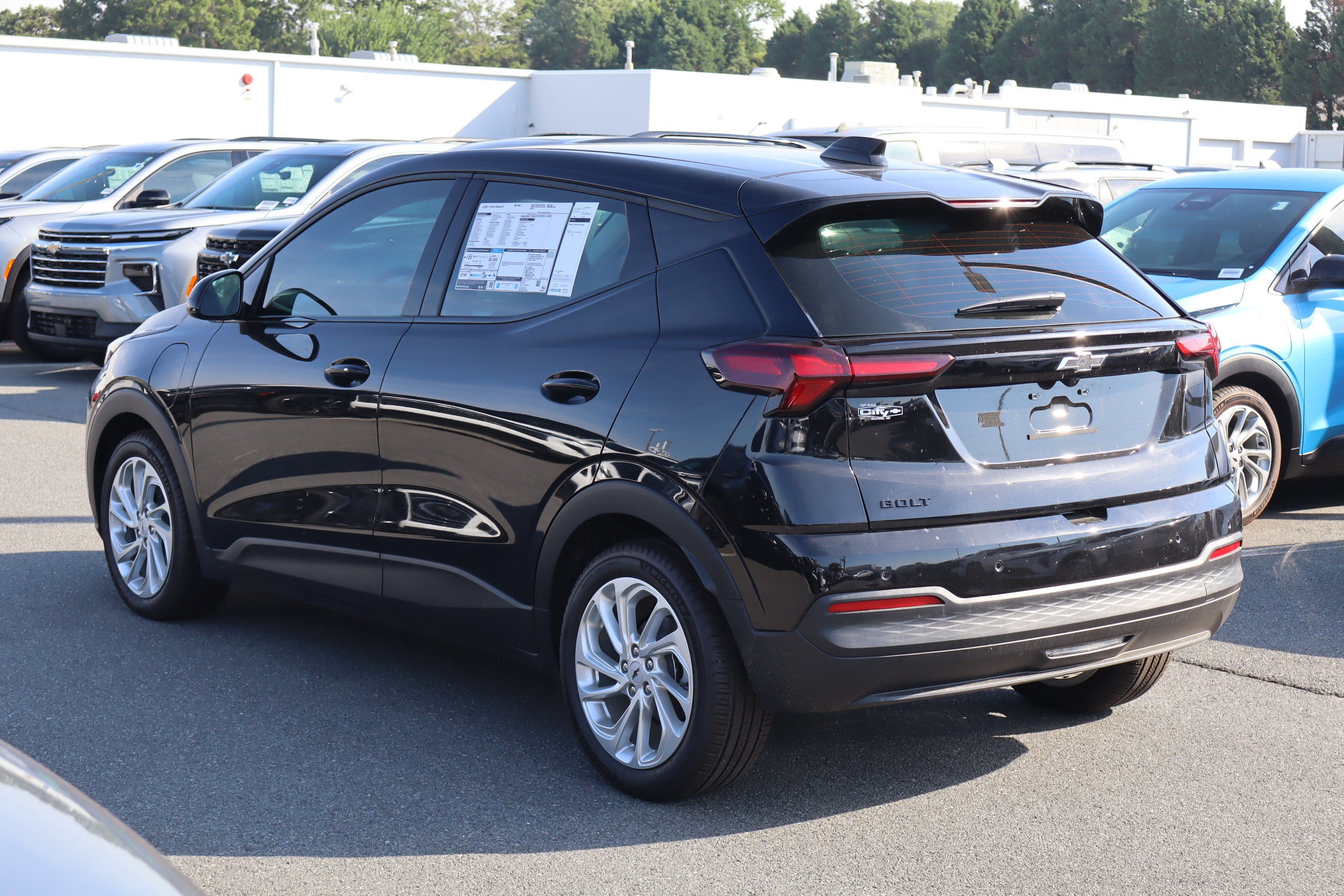 New 2027 Chevrolet Bolt LT w/ Comfort Package FWD image 7