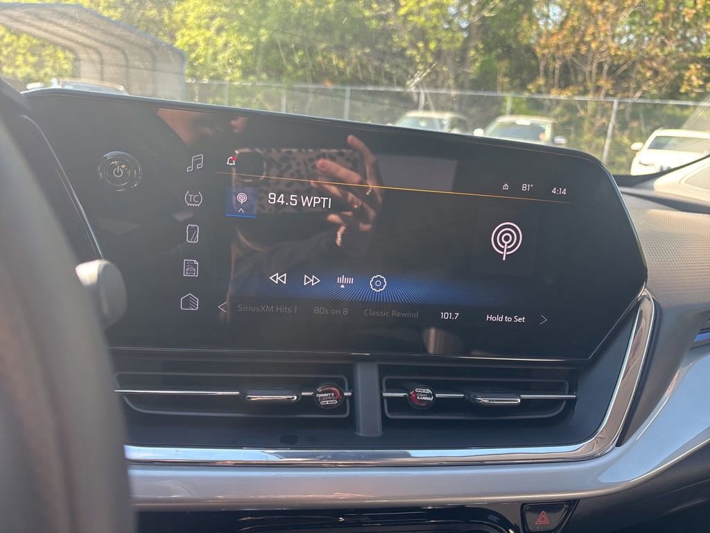 Used 2025 Chevrolet Trax LT image 4