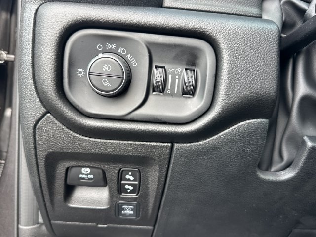 New 2027 RAM 1500 4x4 Crew Cab image 18