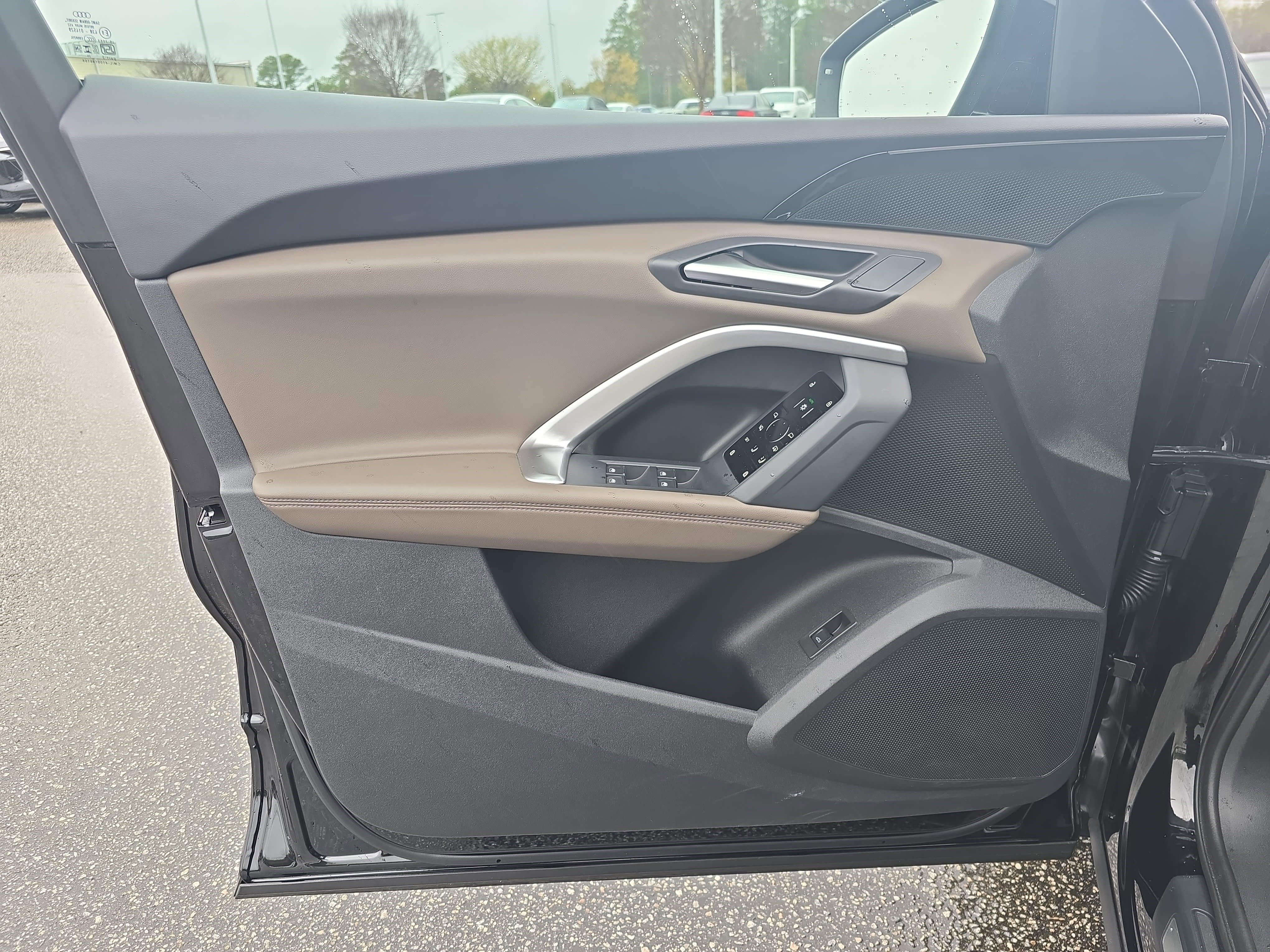 Certified 2025 Audi Q5 Premium w/ Convenience Package image 25