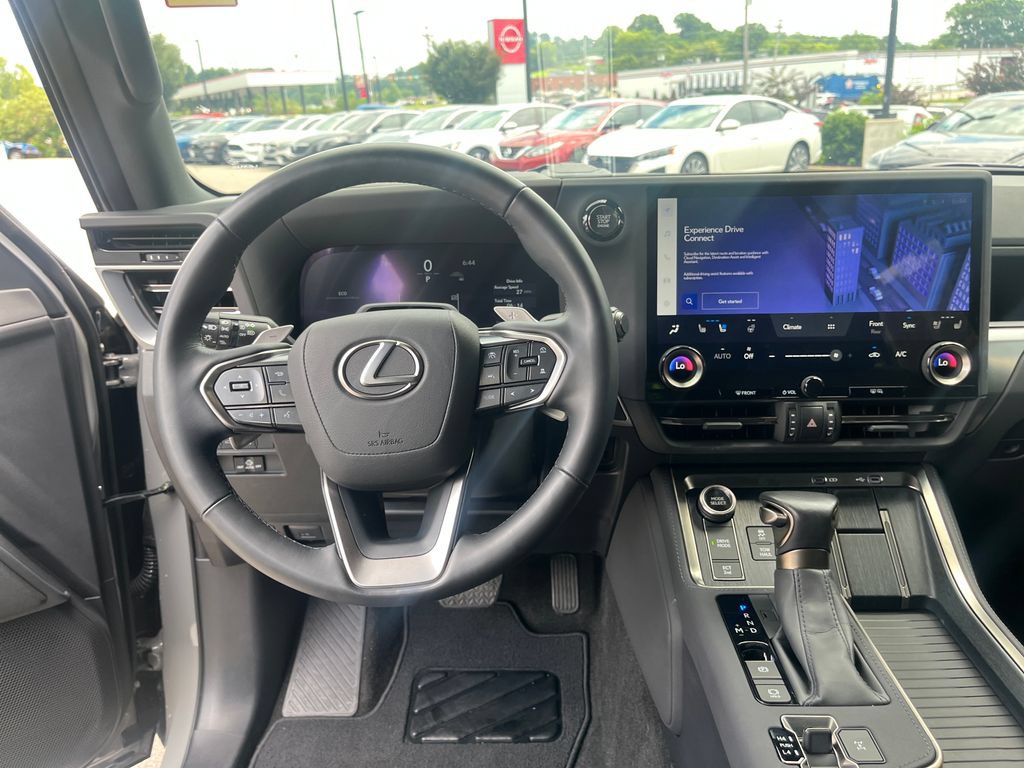 Used 2025 Lexus GX 550 w/ Accessory Package (Z1) AWD/4WD image 25