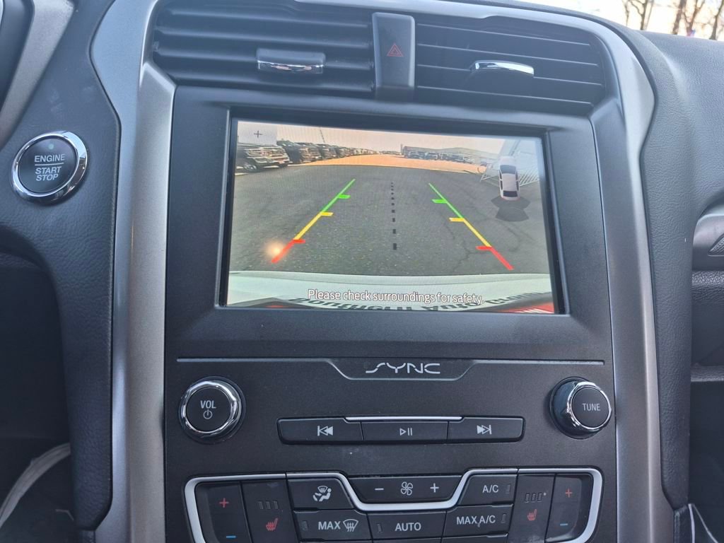 Used 2020 Ford Fusion SE image 17