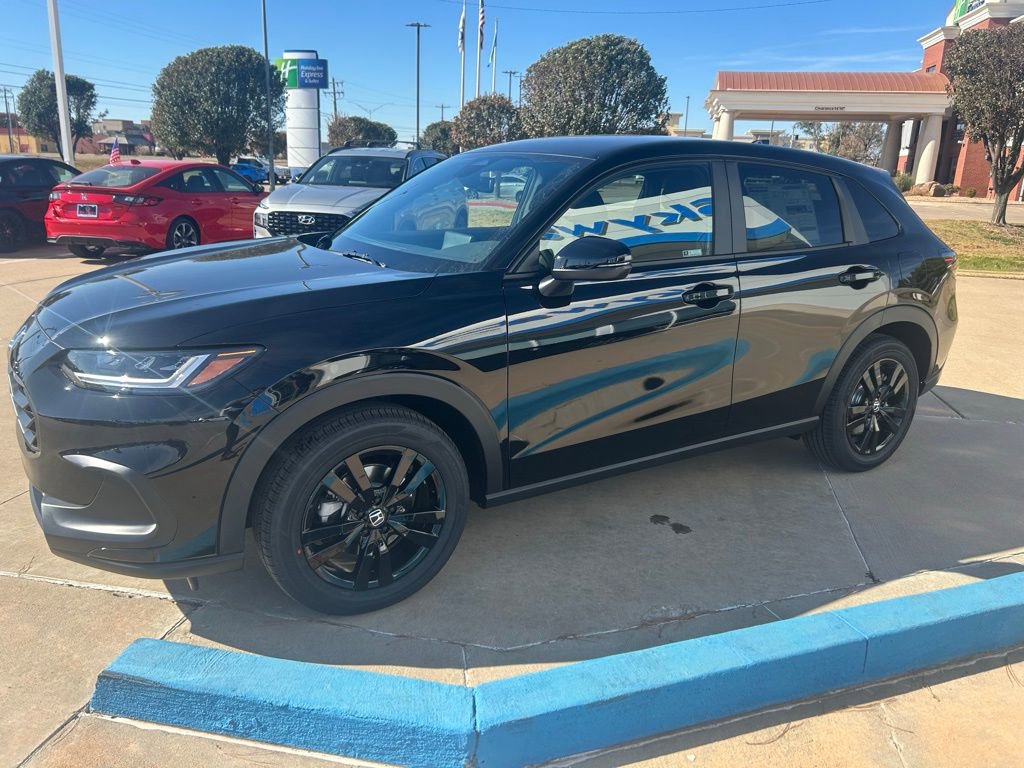 New 2026 Honda HR-V Sport image 3