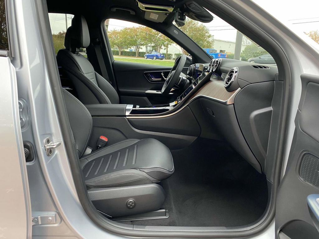 Certified 2025 Mercedes-Benz GLC 300 4MATIC image 12